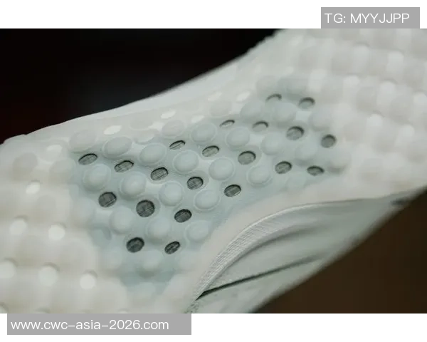 精选tf足球鞋图片展示助你找到理想运动装备提升球场表现